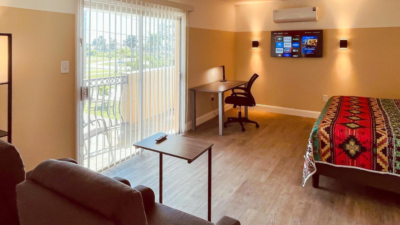 White Orchid Apartments Fort Myers Eksteriør billede